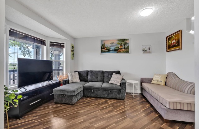 Entire home near Airport, perfect for large groups