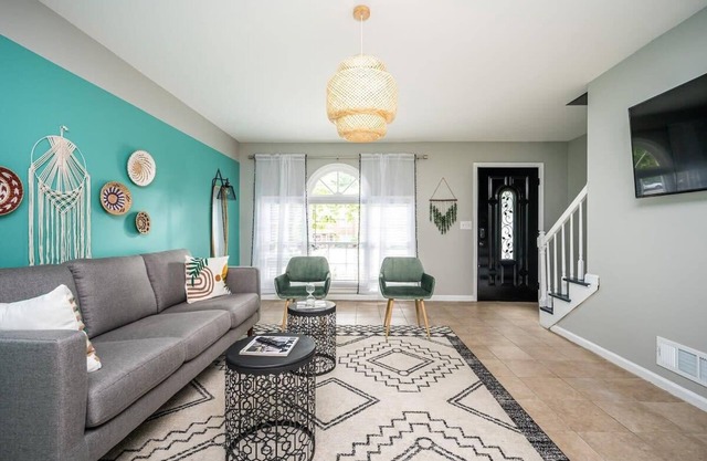 NEW ENTIRE PLACE! Cozy 2B2B with King Bed!