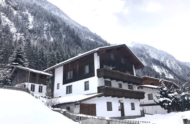 Entire hostel for rent, perfect for groups