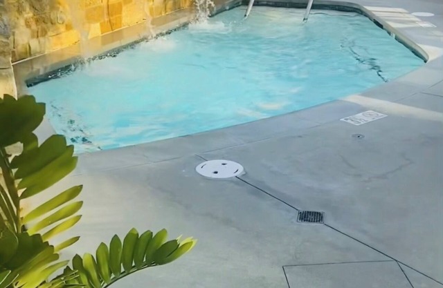 Entire House 6 Mins to Disneyland! Rooftop and Swimming Pool!