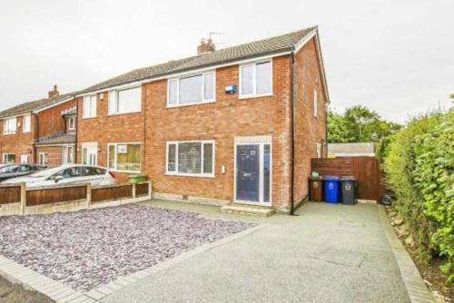 Entire house - Peaceful 3 bedroom home