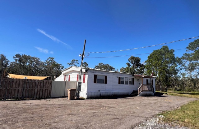 Entire Mobile Home on Big Nature Land, 10 mins from airport, 20 mins from Disney