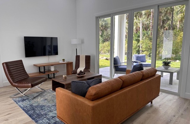 Entire New modern Home in Naples
