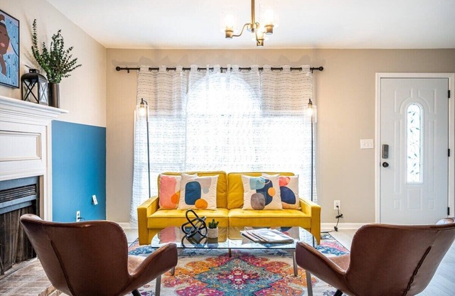 NEW! ENTIRE PLACE! Cozy! QUIET! 2B2B TOWNHOUSE! SP1267