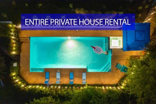 Entire Private Big Yard, View, 4BR, King Bed, 10 Parking, Available Now