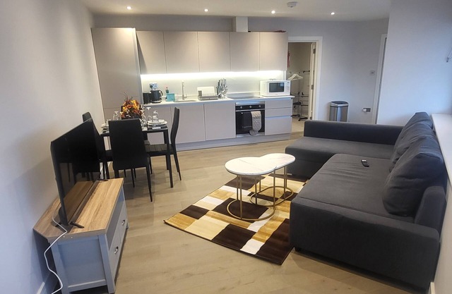 Entire Reigate Apartment hosted by Pius