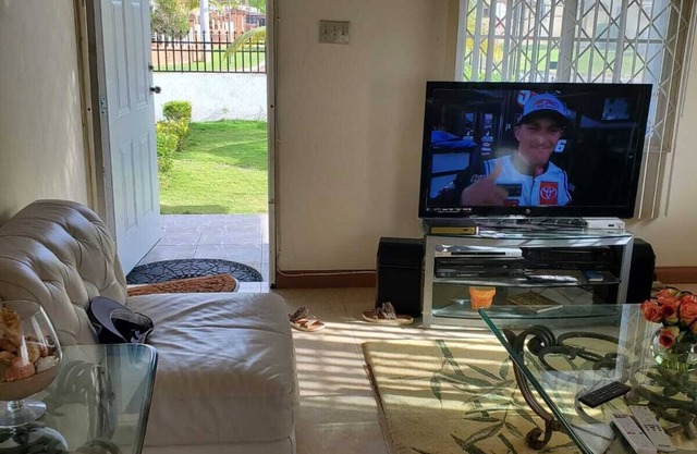 Entire Relaxing Ocean view house with King beds, free parking. Centrally located
