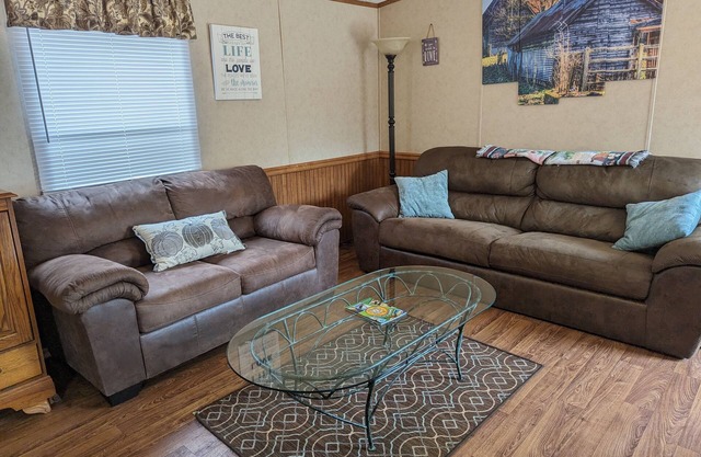 Entire residential home on 3 acres in quiet neighborhood, Clemson/Liberty area