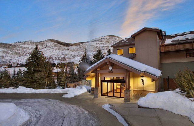 Entire Ski Condo in Vail - Marriott Streamside Birch 1BD/1BA, Sleeps 6