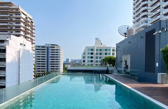 Entire Apartment 3 Beds 2 Bathrooms for 6Pax near BTSAsoke / Terminal21