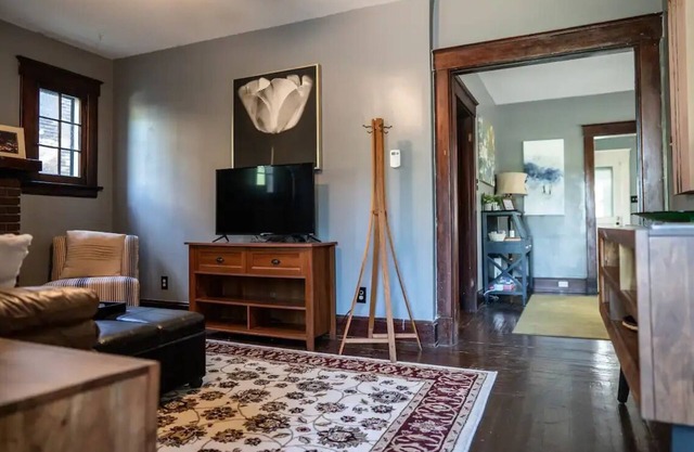 Entire Townhouse - 2 Separate Units