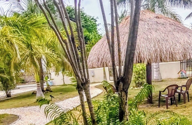 Entire Vacation Canal Home, Pool, AC's, Kitchens, Dock, Laundry, TV's, Oceanview