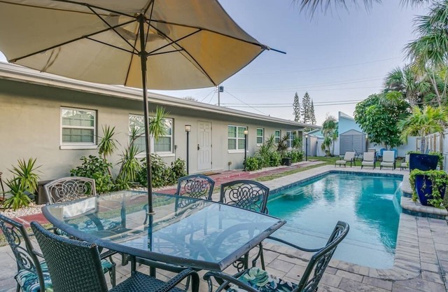 Entire Villa - Sleeps 16, Heated Pool, East of A1A