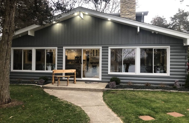 Entirely Remodeled 5 Bedroom 3 Full Bath Lake Home