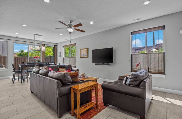 Entrada at Moab 420 | Pool | Spa | Bikes | Garage | Close to Downtown