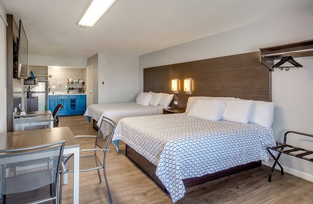 Envi Boutique Hotel Studio ~ 3 Mi to Downtown!