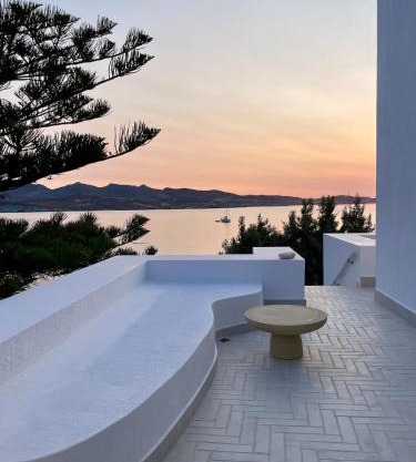Eos Milos House
