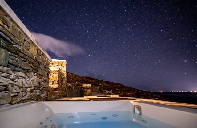 Phos Villas, Eos - Jacuzzi sur les rochers