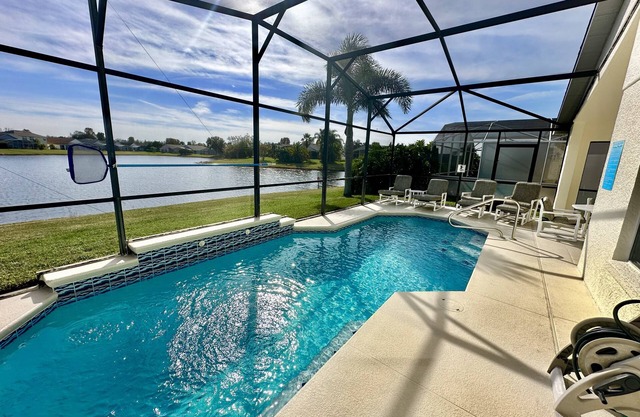 EP1015SEL - 4 bedrooms - 8 guests pool home on a lake