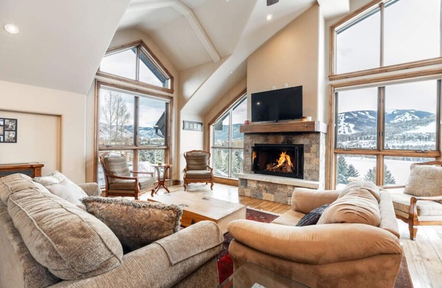 Epic BC Views! Premium 2BD Penthouse - A/C, Pool, Hot Tub