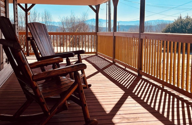 EPIC Family Home w/MtnViews-FirePit-PetFriendly