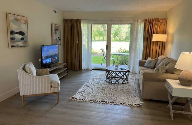 Cozy Condo Near Ski Hills & Downtown Traverse City