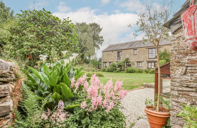ERIN COTTAGE, Animaux acceptés, avec un jardin à Looe, Ref 999355