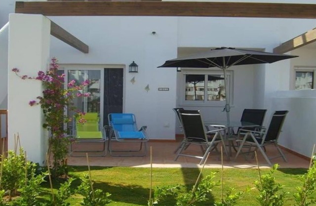 Appartement de vacances "Beautiful three bed on Condado" avec piscine, jardin et terrasse.