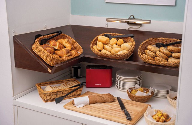 Escala Hotel & Suites