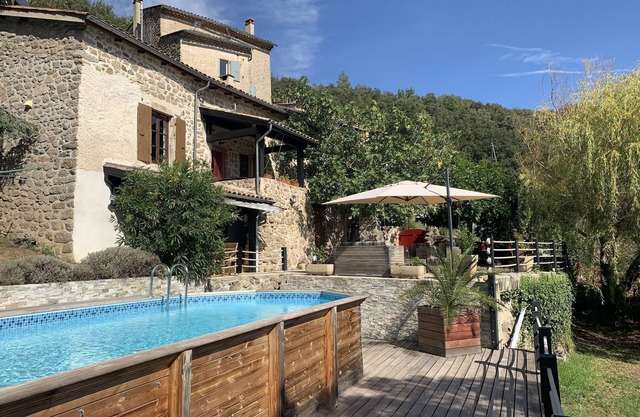 Maison de vacances moderne avec piscine