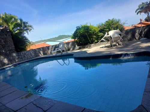 ESCAPE PARA O PARAISO, Casa Mobiliada com PISCINA e Salão de jogos, 300mt da PRAIA