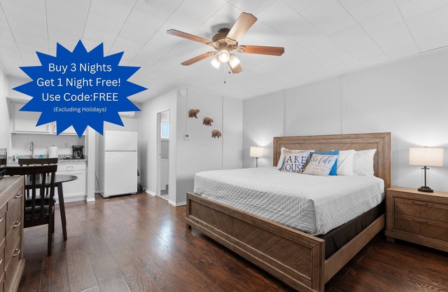 Escape to Comfort and Convenience Minutes Walk to Table Rock Lake!