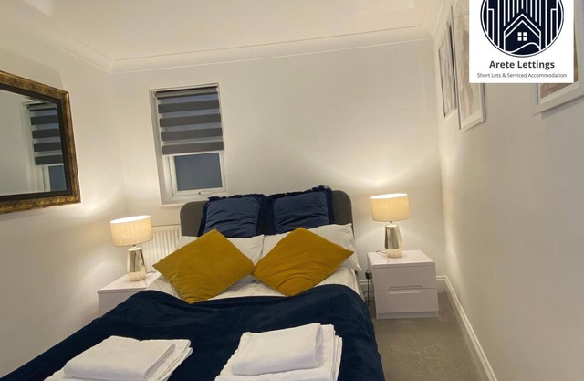 Escape to Comfort: Charming Getaway with Weekly & Monthly Stays