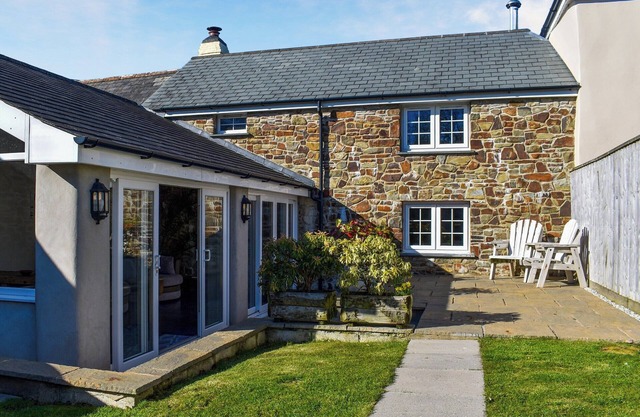 Escape to Honeysuckle Cottage, a stylish retreat in High Bickington.