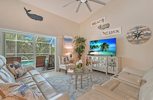 Escape to Paradise: Luxurious 3 Bed/2 bath w/ Pool