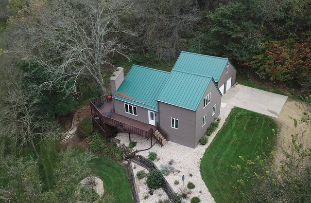 Escape to Serenity at The Covered Bridge Hideaway-The Perfect Vacation Rental!
