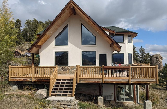 Escape to Storm Mountain - 31 day minimum stay