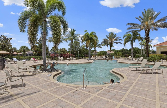 ESCAPE TO SUNNY FLORIDA!!!