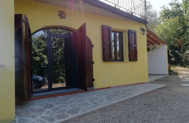 Escape to the Tuscan countryside, immersed in the woods