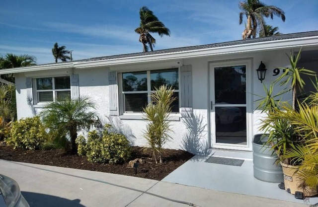 Escape to this Beautiful Home in Sunny South West Florida