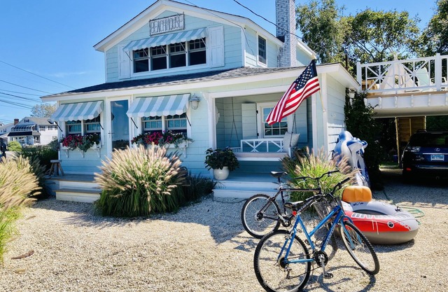 Quintessential Beach Cottage avec terrasse sur le toit