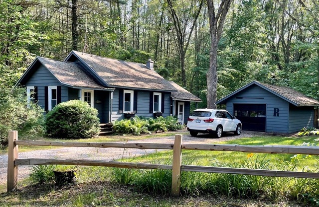 Escape to your cozy 2-bedroom cottage near Lake Michigan