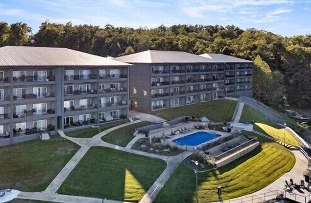 EscapeToSmithLake, EscapeToSmithLake: a tranquil retreat at Duncan Bridge Resort