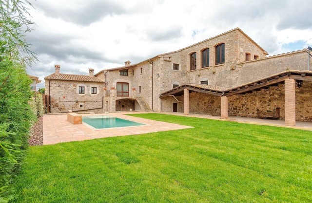 Espléndida Masía con Piscina Cerca de Girona