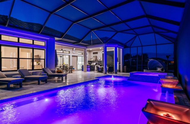Maison de luxe, Complexe hôtelier, Golf / Tennis / Pickle ball, Piscine privée / Spa, Cheminée