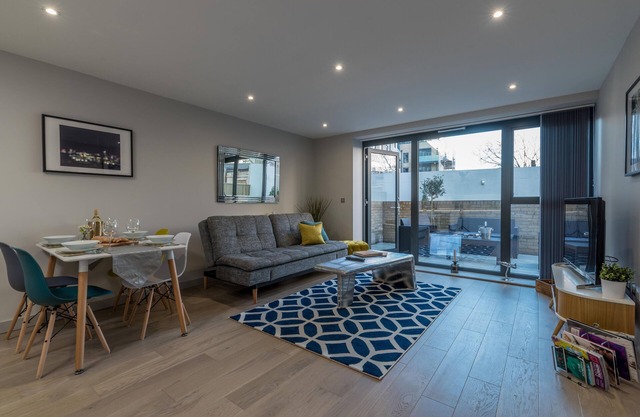 Un tout nouvel appartement de luxe de 747 pieds carrés à Londres, très bien situé