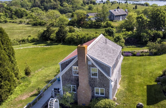 Maison d'hôtes du domaine, vue magnifique sur l'eau et 2 plages privées!