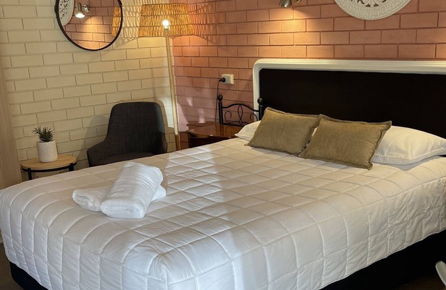 Estelle Kramer Motor Inn
