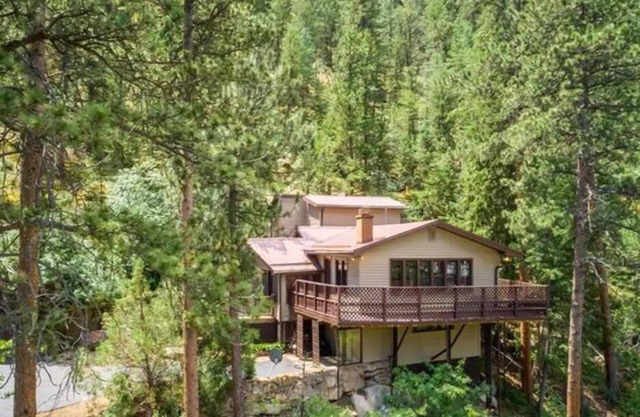 Riverfront Cabin 7 mins. to Estes Park- Flyfishing on Big Thompson River