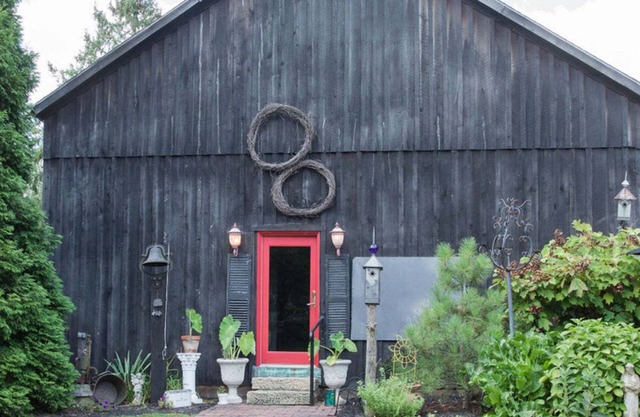 Esther's Beauty Barn...lodging and/or party center